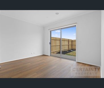 49 Penstone Crescent, Lara, Vic 3212 - Photo 6
