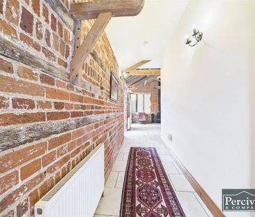 2 bedroom bungalow to rent - Photo 1