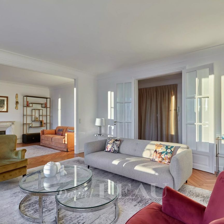 Tout savoir sur cet appartement dans le quartier Odéon, à Paris 6ème - Photo 1