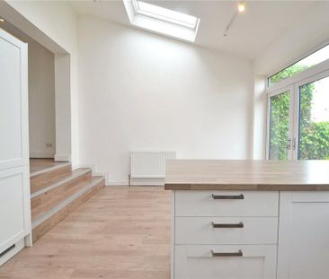 4 bedroom terraced house to rent - Photo 5