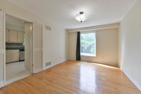 For Lease - 33 Kilchurn Castle Drive, Toronto, Ontario - Photo 3