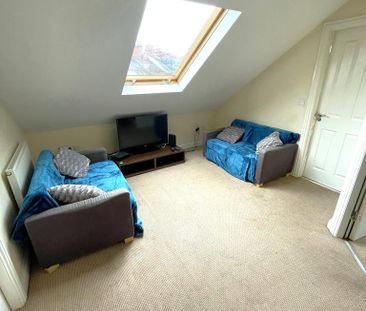 1 bedroom in a house share to rent - Photo 3