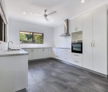 24 Constance Court, - Photo 3