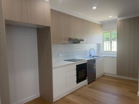 STUNNINGLY RENOVATED GRANNY FLAT !!! - Photo 3