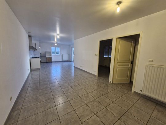 Location Appartement 3 pièces 70m² LE PEAGE DE ROUSSILLON 38550 - Photo 1