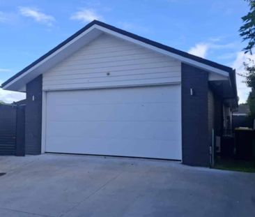 Lovely 3 bedroom 2 bath in the 'Bridge - Photo 3