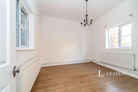 Ampthill Road, Bedford, MK42 - Photo 2