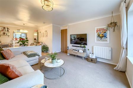 2 bedroom penthouse to rent - Photo 2