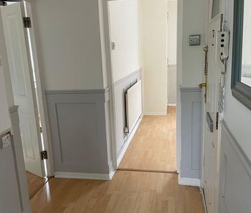 1 Bed Flat, Swiftsden Way, BR1 - Photo 2
