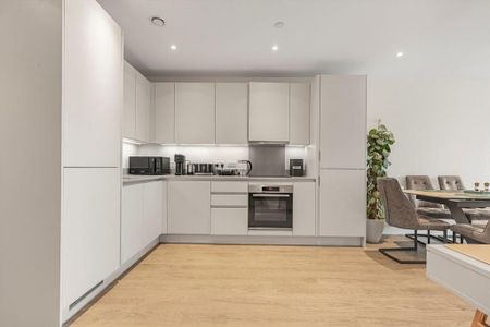 2 bedroom flat to rent - Photo 2