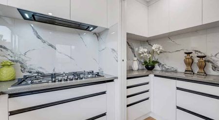 MANGERE, 4 BEDROOMS - Photo 3