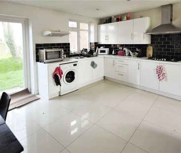 Pooley Green Road, Egham - Photo 6