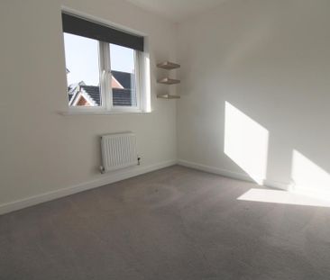 4 bedroom detached house to rent - Photo 2