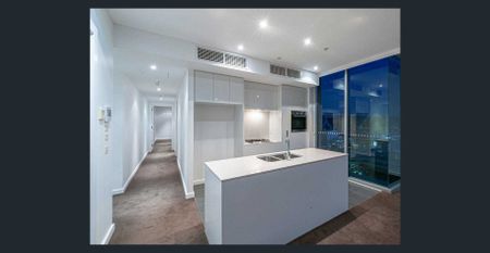 Penthouse Perfection - Photo 4