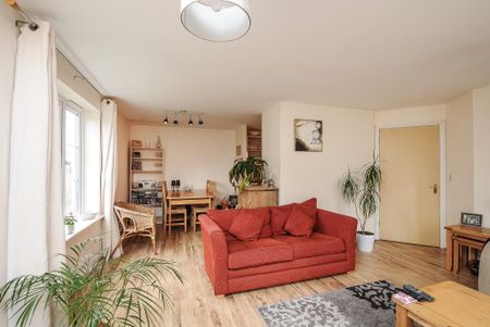 2 bedroom apartment to rent - Photo 2