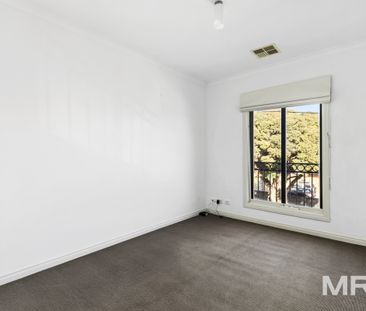 Stylish & Spacious Brunswick Living in a Prime Inner-City Location - Photo 6