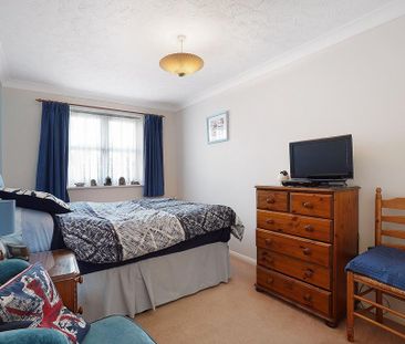 4 bedroom detached house to rent - Photo 6