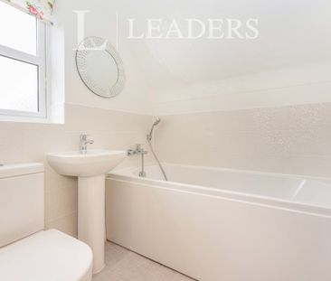 3 bedroom house to rent Upton Grange, Chester, CH2 - Photo 2