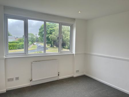 4 bedroom Four Bedroom Detached Home to rent - Photo 4