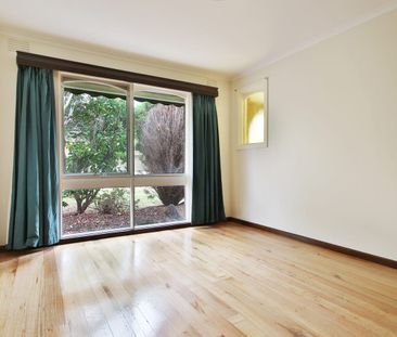 Family Home with Stunning View zoned to East Doncaster Secondary College - Photo 1
