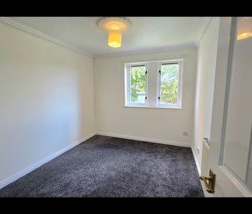 3 Bed Flat, Canting Way, G51 - Photo 6