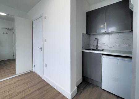 1 bedroom in a house share to rent - Photo 5