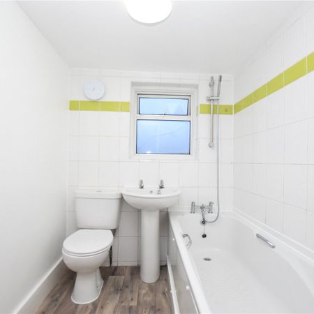 Selhurst Road, London, SE25 - Photo 3