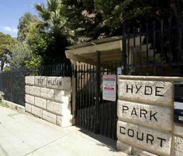 Hyde Park Location - Photo 3