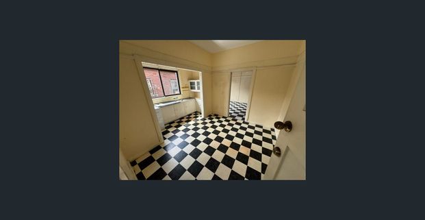 Family Home in convenient Location - Photo 1