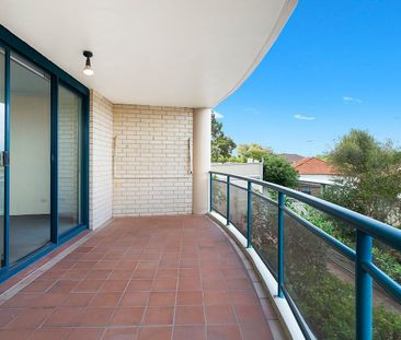 Perfectly Located 1 Bedroom Unit - Photo 5