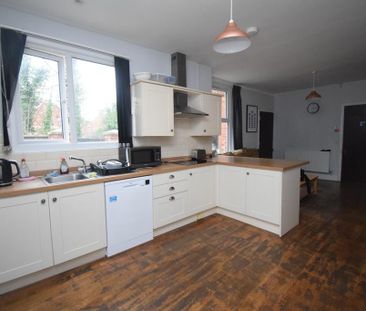 1 bedroom in a house share to rent - Photo 6