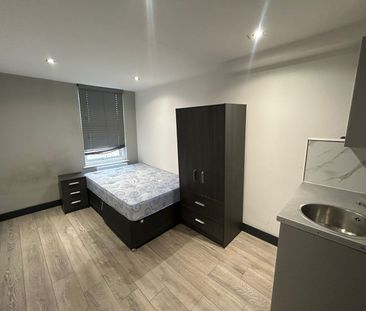 Studio Flat, Neuchatel Road, SE6 - Photo 3
