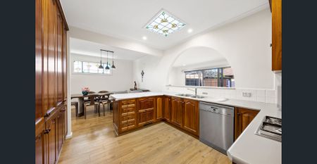 The Ultimate Family Package! - Photo 3