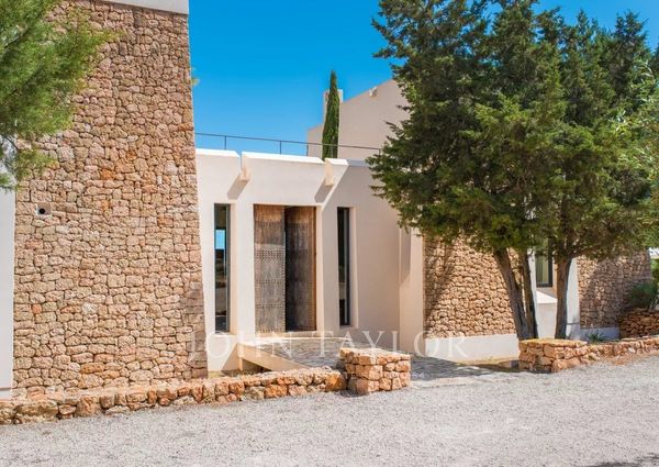 Es Cubells, Balearic Islands 07839