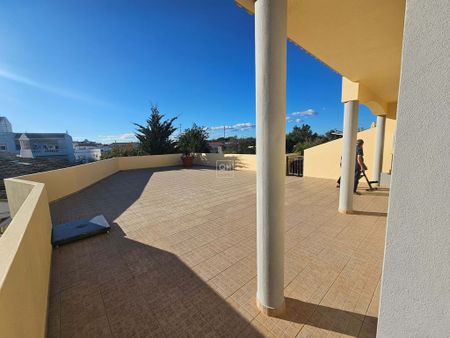Luxury Townhouse for rent in Loulé, Distrito de Faro - Photo 3