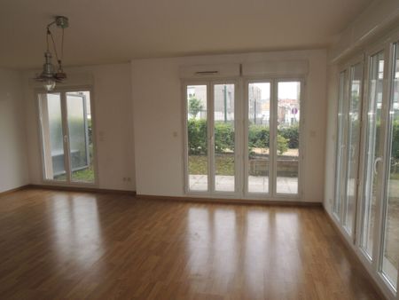 Appartement à louer - REIMS- SEBASTOPOL- - Photo 3