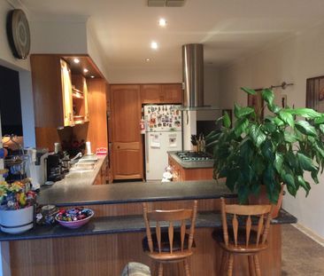 Westmeadows - Photo 2