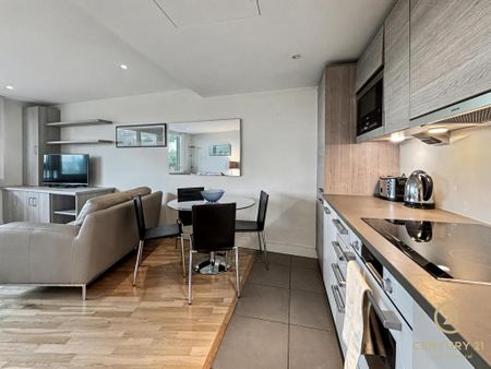 2 bedroom apartment to rent - Photo 5