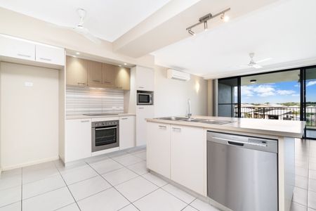 23B/174 Forrest Parade, - Photo 2