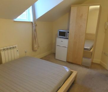 1 bedroom in a house share to rent - Photo 6