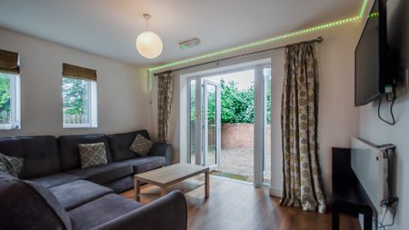 213 Tiverton Road - Photo 2