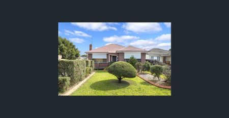 Light and bright close to freeway and shops - Photo 2