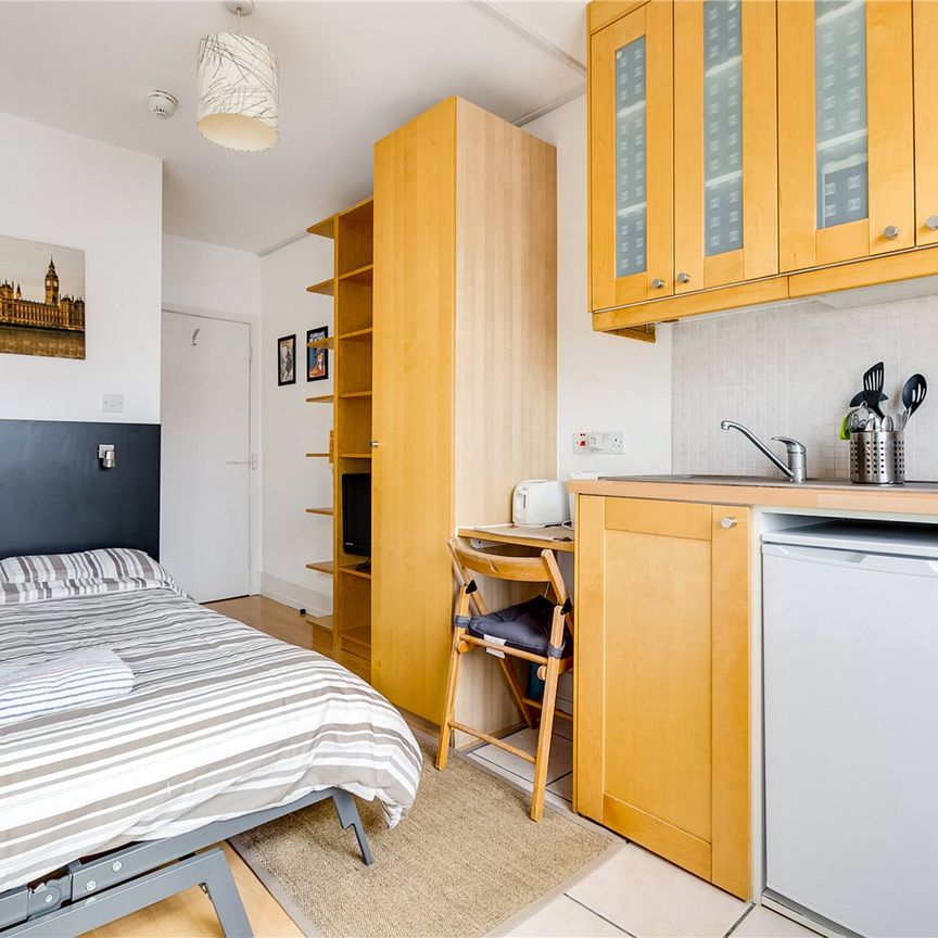 Claverton Street, SW1V, London - Photo 1