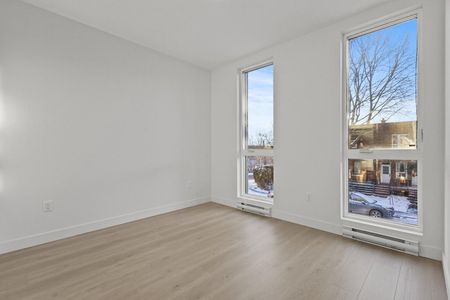 2161 Melrose - Photo 2