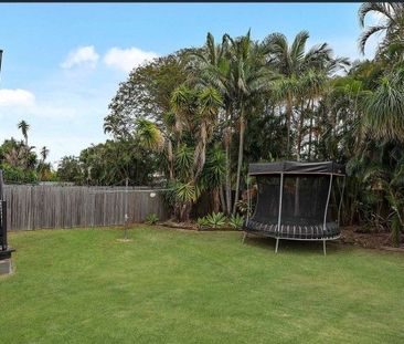 Fully Refreshed Family Home | Prime Holland Park Location | $730 Pe... - Photo 3