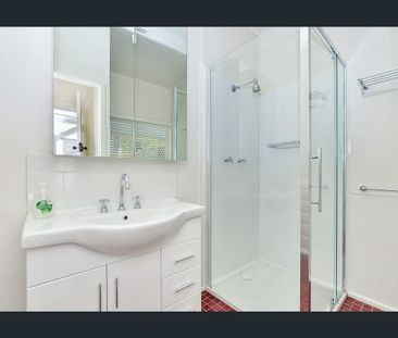 Character, Charm & Location Plus! - Photo 6