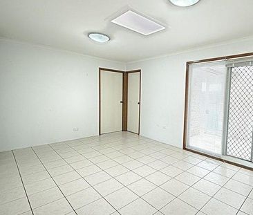 Family Living in a Quiet Shellharbour Cul-de-Sac - Photo 5