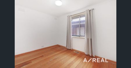 Modern Family Home with Separate Granny Flat – Convenience and Comfort in Deer Park - Photo 5