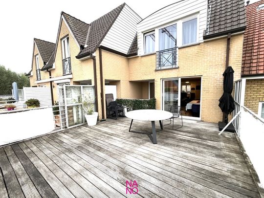 Ruim duplex appartement met een groot zongericht terras, schitterend gelegen in het 'Oude Knokke', vlakbij het centrum. - Foto 1