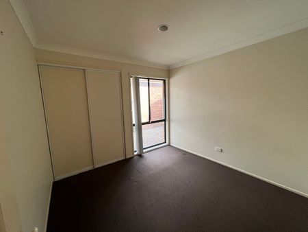 THREE BEDROOM HOME IN QUIET STREET - Photo 4